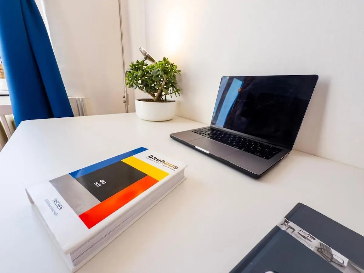 The Funkhaus - Blue And Orange Experience Apartment Prague