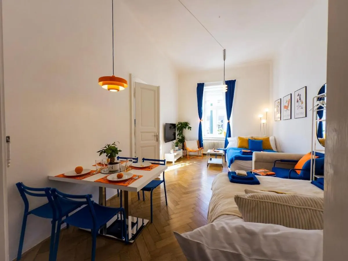 The Funkhaus - Blue And Orange Experience Apartment Prague Czech Republic