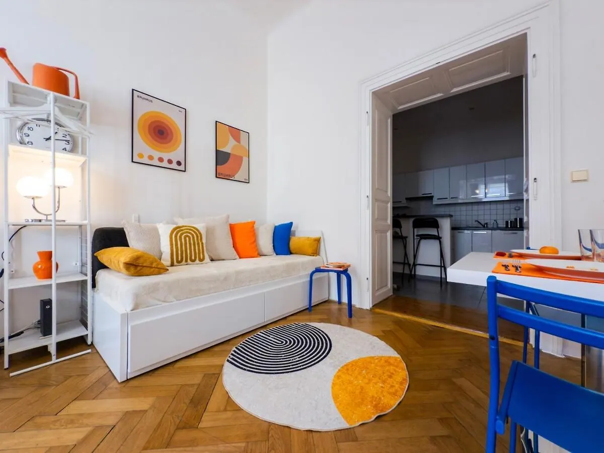 The Funkhaus - Blue And Orange Experience Apartment Prague