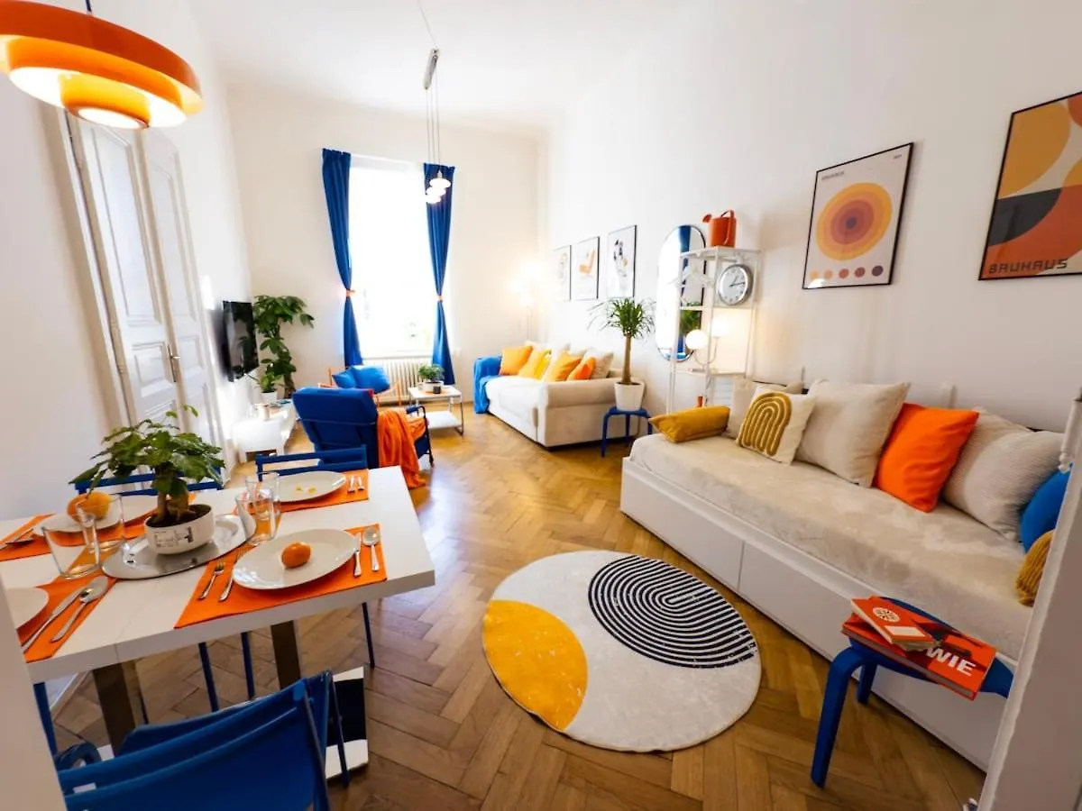 The Funkhaus - Blue And Orange Experience Apartment Prague Czech Republic