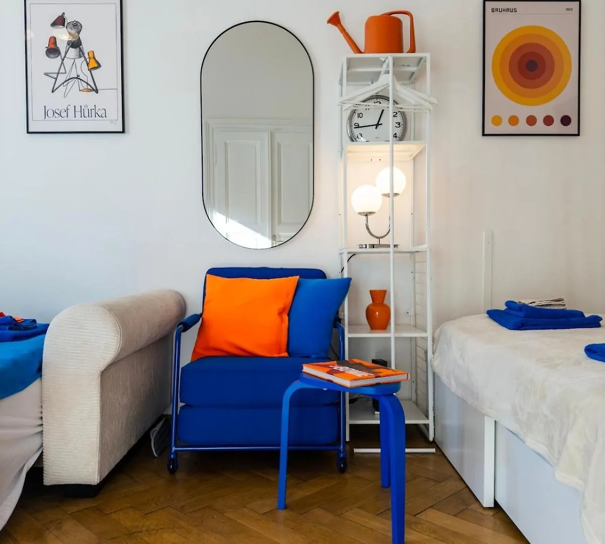 The Funkhaus - Blue And Orange Experience Apartment Prague