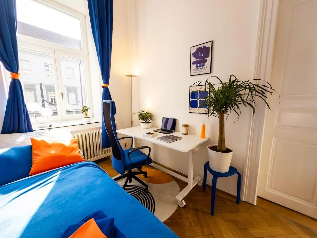 The Funkhaus - Blue And Orange Experience Apartment Prague