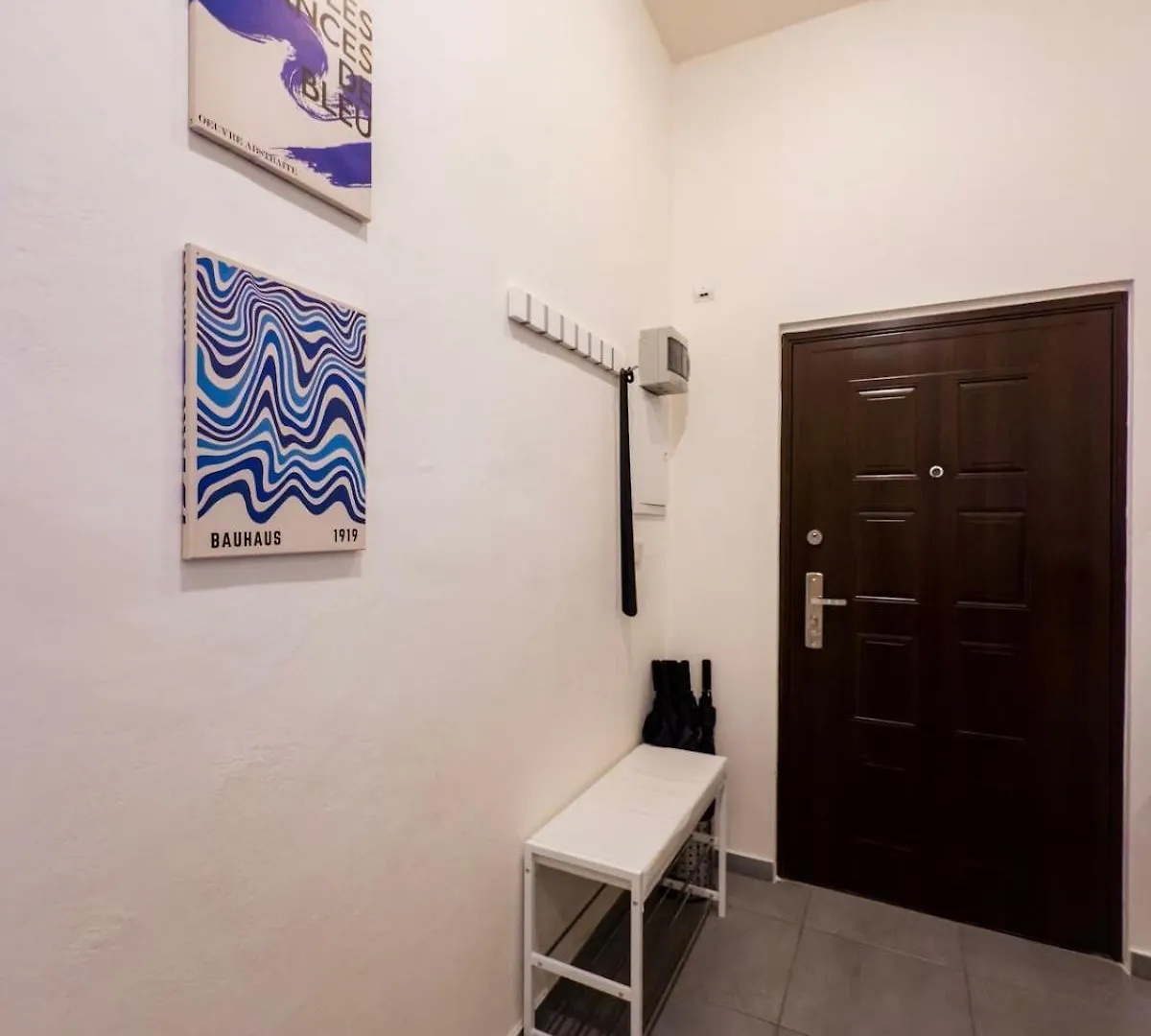 The Funkhaus - Blue And Orange Experience Apartment Prague