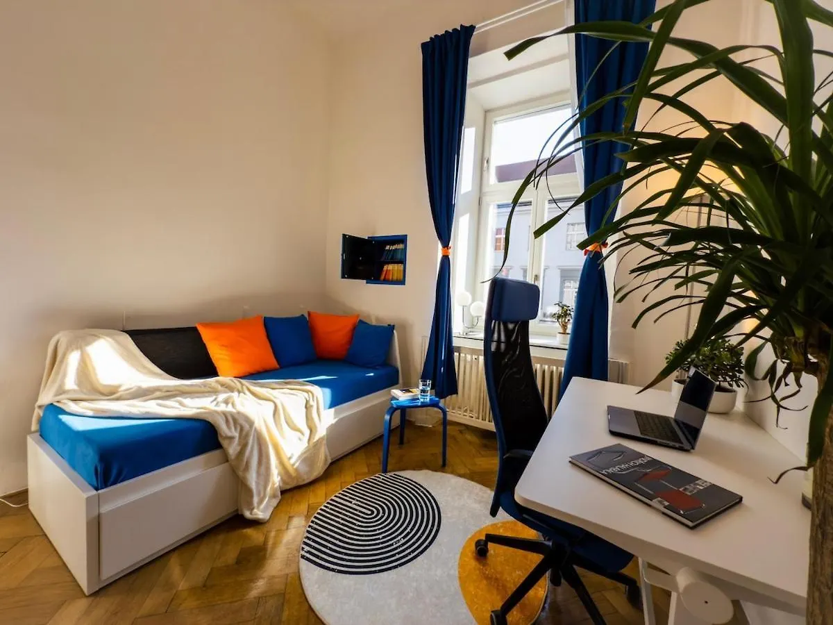 The Funkhaus - Blue And Orange Experience Apartment Prague