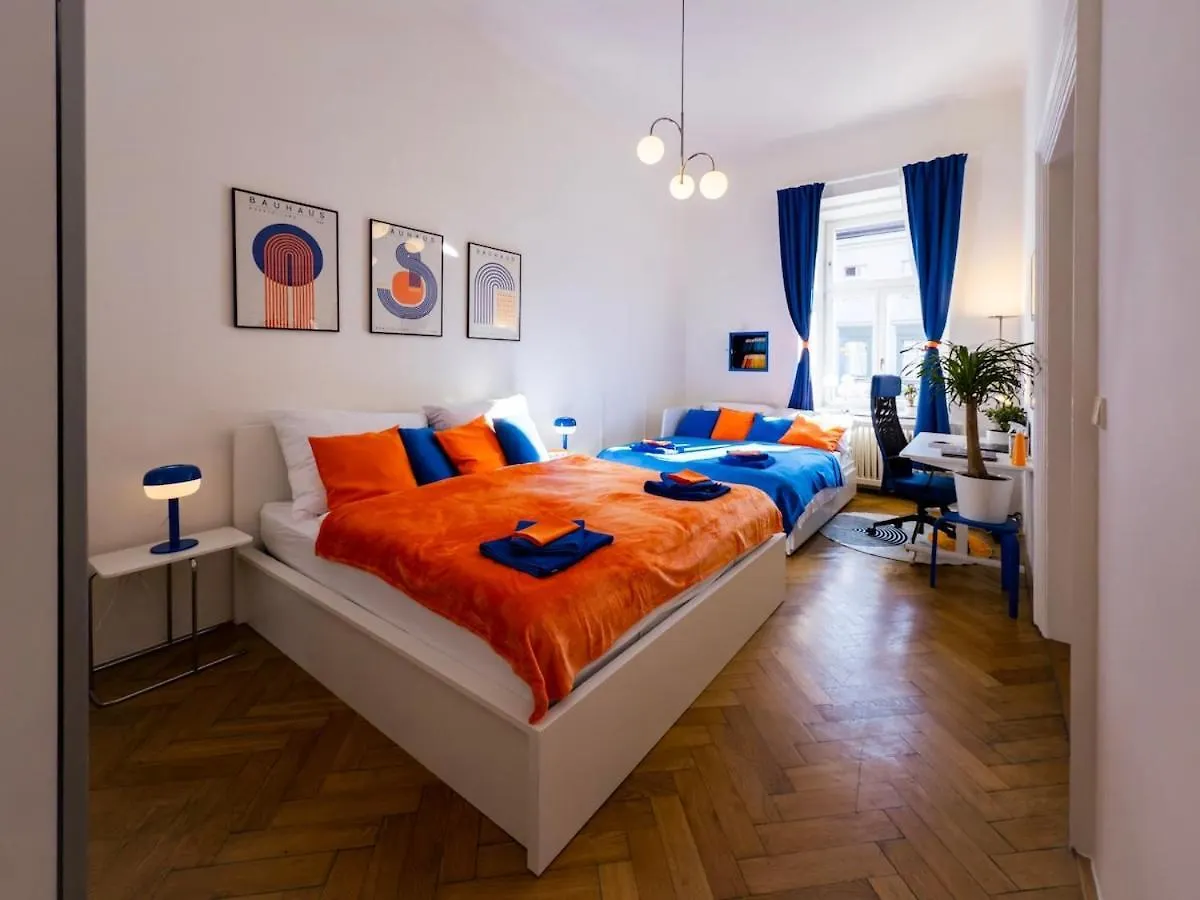 The Funkhaus - Blue And Orange Experience Apartment Prague