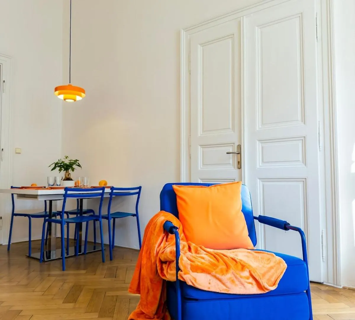 The Funkhaus - Blue And Orange Experience Apartment Prague